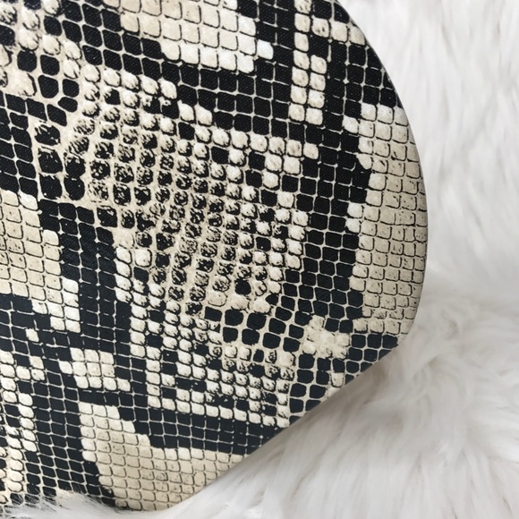 Alessia LAST CHANCE Python Circle Chain Crossbody - Picture 5 of 8